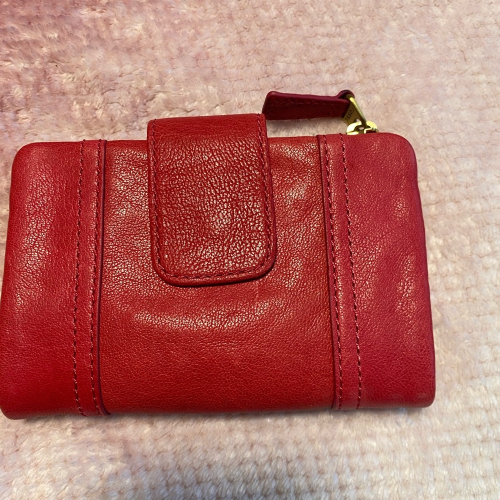 EUC! Fossil Red Leather Compact Wallet - Picture 4 of 7